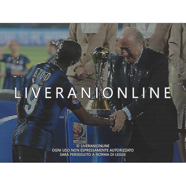 FIFA Club World Cup UAE 2010 Finale 1¡-2¡ Posto Abu Dhabi (Emirati Arabi) Zayed Sports City - 18.12.2010 TP Mazembe Englebert-FC Inter Nella Foto:Joseph Blatter-Samuel Eto\'o /Ph.Vitez-Ag. Aldo Liverani