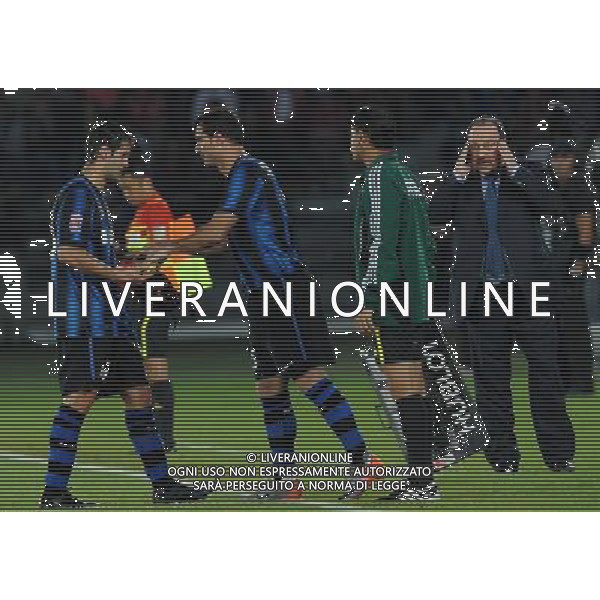 FIFA Club World Cup UAE 2010 Finale 1¡-2¡ Posto Abu Dhabi (Emirati Arabi) Zayed Sports City - 18.12.2010 TP Mazembe Englebert-FC Inter Nella Foto:Cristian Chivu-Dejan Stankovic-Rafael Benitez /Ph.Vitez-Ag. Aldo Liverani