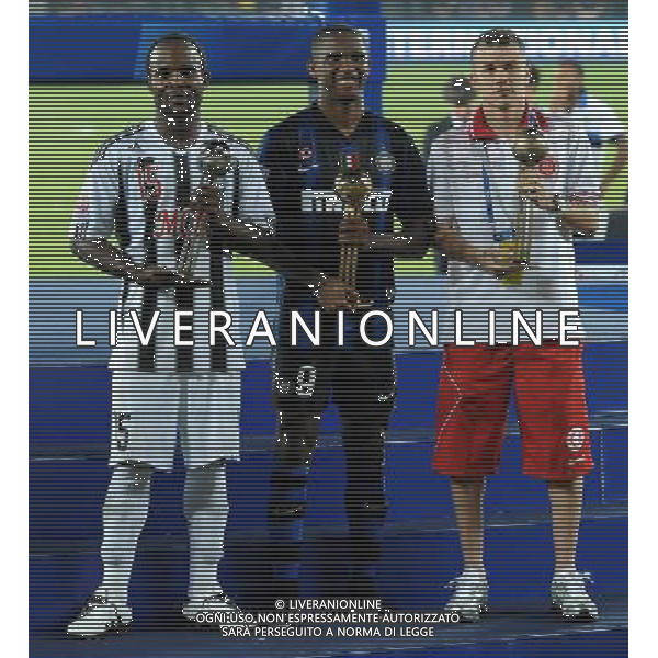 FIFA Club World Cup UAE 2010 Finale 1¡-2¡ Posto Abu Dhabi (Emirati Arabi) Zayed Sports City - 18.12.2010 TP Mazembe Englebert-FC Inter Nella Foto:D\'Alessandro-Dioko Kaluyituka-Samuel Eto\'o /Ph.Vitez-Ag. Aldo Liverani