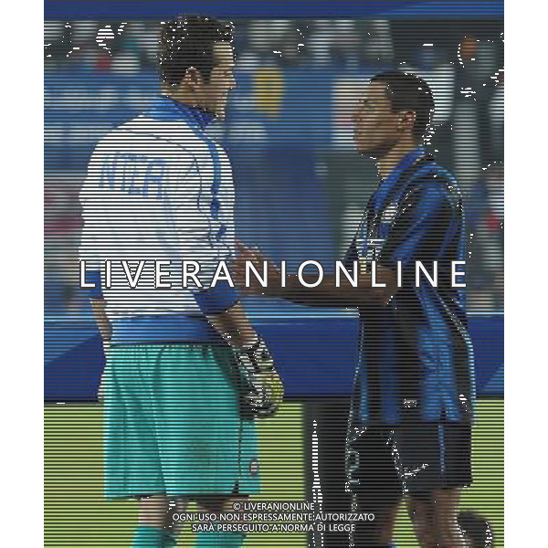 FIFA Club World Cup UAE 2010 Finale 1¡-2¡ Posto Abu Dhabi (Emirati Arabi) Zayed Sports City - 18.12.2010 TP Mazembe Englebert-FC Inter Nella Foto:Julio Cesar-Ivan Ramiro Cordoba /Ph.Vitez-Ag. Aldo Liverani