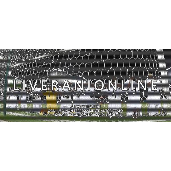 FIFA Club World Cup UAE 2010 Finale 1¡-2¡ Posto Abu Dhabi (Emirati Arabi) Zayed Sports City - 18.12.2010 TP Mazembe Englebert-FC Inter Nella Foto:Squadra Mazembe in preghiera /Ph.Vitez-Ag. Aldo Liverani