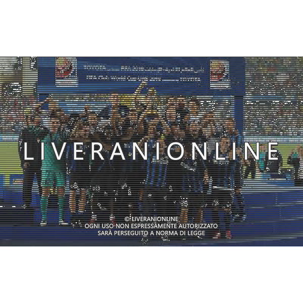 FIFA Club World Cup UAE 2010 Finale 1¡-2¡ Posto Abu Dhabi (Emirati Arabi) Zayed Sports City - 18.12.2010 TP Mazembe Englebert-FC Inter Nella Foto:Premiazione Javier Zanetti con la coppa intercontinentale /Ph.Vitez-Ag. Aldo Liverani