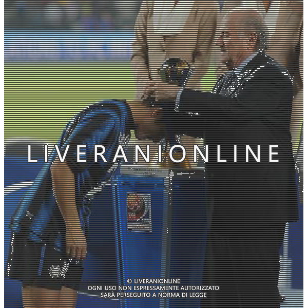 FIFA Club World Cup UAE 2010 Finale 1¡-2¡ Posto Abu Dhabi (Emirati Arabi) Zayed Sports City - 18.12.2010 TP Mazembe Englebert-FC Inter Nella Foto:Javier Zanetti-Joseph Blatter /Ph.Vitez-Ag. Aldo Liverani