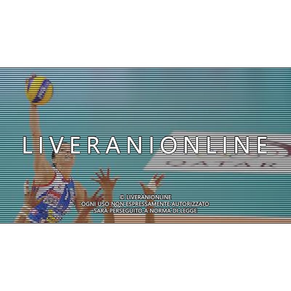 (101221) -- DOHA, Dec. 21, 2010 (Xinhua) -- Serena Ortolani of Bergamo of Italy competes during the semifinal of 2010 FIVB women\'s club world championships against Sollys Osasco of Brazil in Doha, capital of Qatar, Dec. 20, 2010. Bergamo lost 0-3. (Xinhua/Chen Shaojin) ©Photoshot/ALDO LIVERANI SAS - ITALY ONLY - Foppapedretti Bergamo ( Italia ) - Sollys Osasco ( Brasile )Volley semifinale donne del campionato mondiale Club 2010 FIVB a Doha, capitale del Qatar, 20 Dicembre 2010 . Bergamo, perso 0-3.