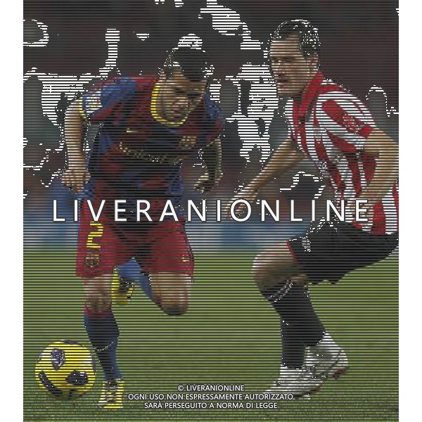 Atletic de Bilbao\'s Ustaritz Aldekoaotarloa (r) and FC Barcelona\'s Daniel Alves during King\'s Cup of Spain match.December 21,2010. (ALTERPHOTOS/Acero) - ALFAQUI - AG. ALDO LIVERANI SAS ITALY ONLY PARTITA CALCIO BARCELLONA vs ATLETICO DI BILBAO: COPPA DEL RE SPAGNA 2010