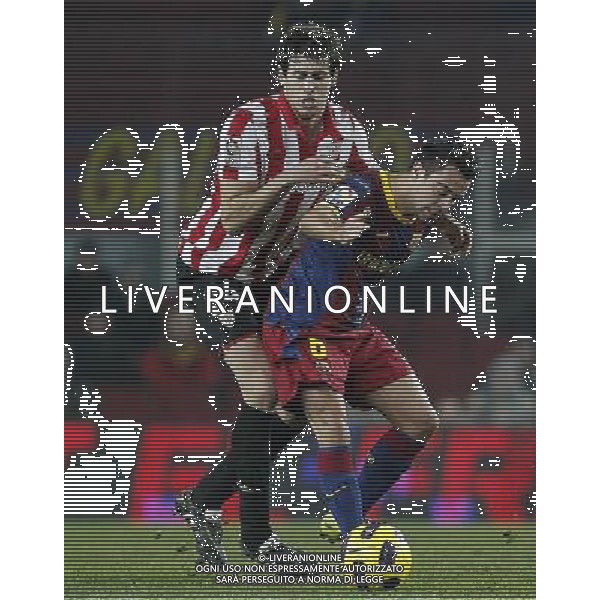 FC Barcelona\'s Xavi Hernandez (r) and Atletic de Bilbao\'s Javi Martinez during King\'s Cup of Spain match.December 21,2010. (ALTERPHOTOS/Acero) - ALFAQUI - AG. ALDO LIVERANI SAS ITALY ONLY PARTITA CALCIO BARCELLONA vs ATLETICO DI BILBAO: COPPA DEL RE SPAGNA 2010