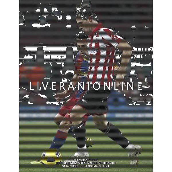 Atletic de Bilbao\'s Ustaritz Aldekoaotarloa (r) and FC Barcelona\'s Xavi Hernandez during King\'s Cup of Spain match.December 21,2010. (ALTERPHOTOS/Acero) - ALFAQUI - AG. ALDO LIVERANI SAS ITALY ONLY PARTITA CALCIO BARCELLONA vs ATLETICO DI BILBAO: COPPA DEL RE SPAGNA 2010