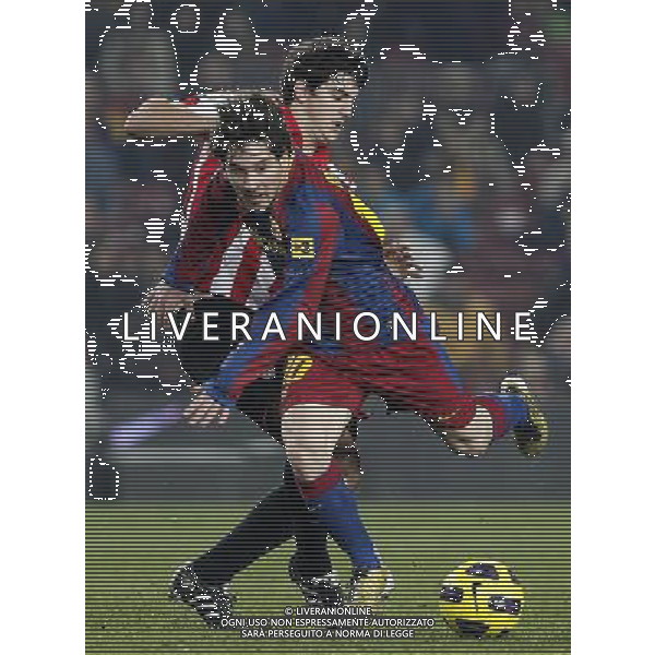 FC Barcelona\'s Leo Messi (r) and Atletic de Bilbao\'s Mikel San Jose during King\'s Cup of Spain match.December 21,2010. (ALTERPHOTOS/Acero) - ALFAQUI - AG. ALDO LIVERANI SAS ITALY ONLY PARTITA CALCIO BARCELLONA vs ATLETICO DI BILBAO: COPPA DEL RE SPAGNA 2010