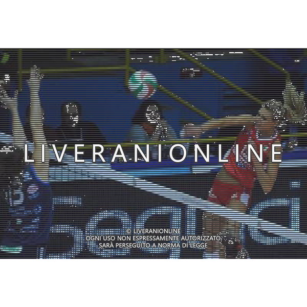 PAVIA 22/12/2010 PALARAVIZZA 15a EDIZIONE SUPER COPPA PALLAVOLO FEMMINILE SCAVOLINI VOLLEY PESARO Vs PIETRO CARNAGHI VILLA CORTESE NELLA FOTO MANON FLIER FOTO ROMANO/AG ALDO LIVERANI