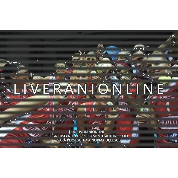 PAVIA 22/12/2010 PALARAVIZZA 15a EDIZIONE SUPER COPPA PALLAVOLO FEMMINILE SCAVOLINI VOLLEY PESARO Vs PIETRO CARNAGHI VILLA CORTESE NELLA FOTO LA SQUADRA FOTO ROMANO/AG ALDO LIVERANI