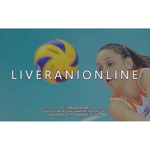 (101222) -- DOHA, Dec. 22, 2010 () -- Camila Brait of Sollys Osasco of Brazil competes during the final at the 2010 FIVB women\'s club world championships against Fenerbahce of Turkey in Doha, capital of Qatar, Dec. 21, 2010. Sollys Osasco lost 0-3 to take the 2nd place. (/Chen Shaojin) ©photoshot/Agenzia Aldo Liverani Sas - ITALY ONLY - Fenerbahce (Turchia) - Sollys Osasco (Brasile) Volley finale femminile campionato mondiale per club 2010 FIVB a Doha, capitale del Qatar, 21 dicembre 2010. Fenerbahce campione ha vinto 3-0. 