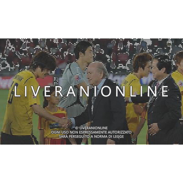 FIFA Club World Cup UAE 2010 Finale 3¡-4¡ Posto Abu Dhabi (Emirati Arabi) Zayed Sports City - 18.12.2010 Sport Club Internacional-Seongnam Ilhwa FC Nella Foto:Joseph Blatter-Kim Sung Hwan /Ph.Vitez-Ag. Aldo Liverani