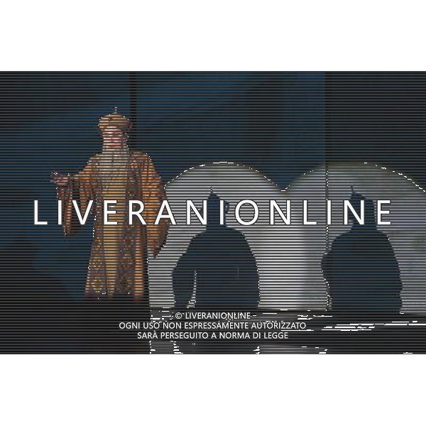 PECHINO, 27 DICEMBRE 2010 CULTURA - l\'Opera di Pechino \'Xin Qij\' che era un famoso poeta della dinastia Song, in un teatro a Pechino, capitale della Cina, 27 dicembre 2010 ©PHOTOSHOT/ALDO LIVERANI SAS -ITALY ONLY - *** Local Caption *** .