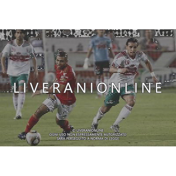 EGITTO , Cairo, December 31, 2010 CALCIO EGIZIANO Al-Zamalek VS Al-Ahly NELLA FOTO : Mohamad Ibrahim (R) In contrasto con Hosam Ashoor (L) AG. ALDO LIVERANI SAS ITALY ONLY *** Local Caption ***