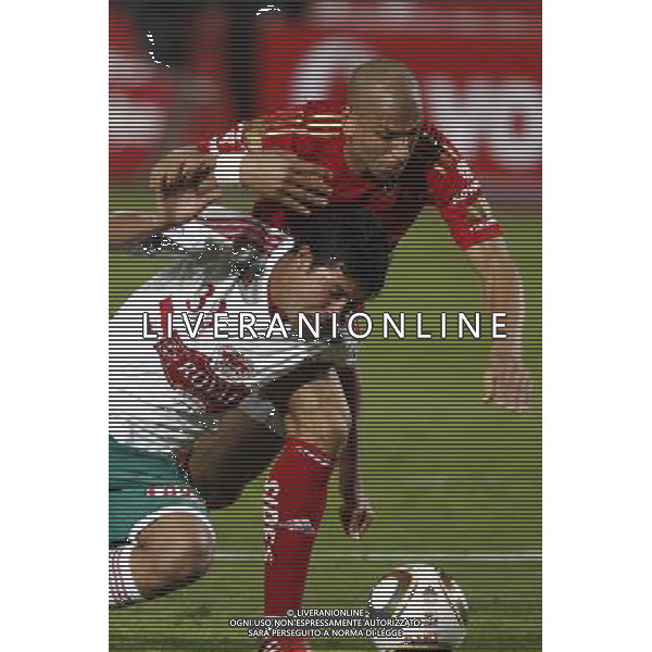 (EGITTO , Cairo, December 31, 2010 CALCIO EGIZIANO Al-Zamalek VS Al-Ahly NELLA FOTO : Waeil Gaoma (R) in contrasto con Hosam Ashoor(L) AG. ALDO LIVERANI SAS ITALY ONLY *** Local Caption ***