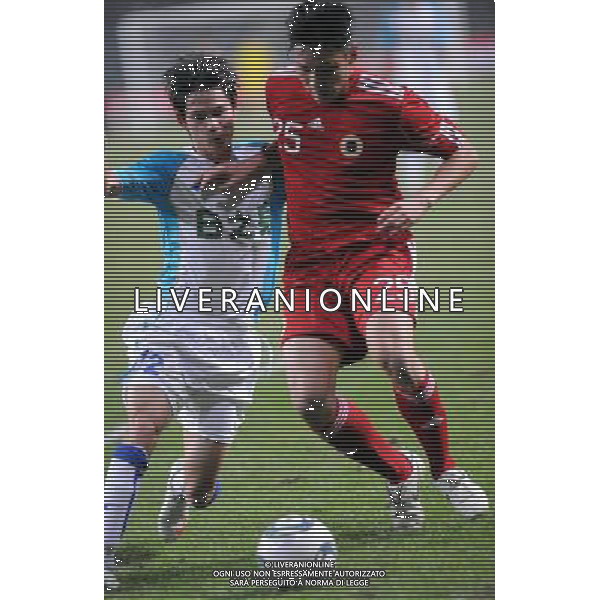 HONG KONG, 4 gen 2011 () - Li Jian Hua (L) del Guangdong gareggia con Cheng Lai Hin Michele di Hong Kong durante il match seconda tappa del 33 ¡ Guangdong-Hong Kong Cup tra Hong Kong squadra e la squadra del Guangdong a Hong Kong AG.ALDO LIVERANI SAS ITALY ONLY