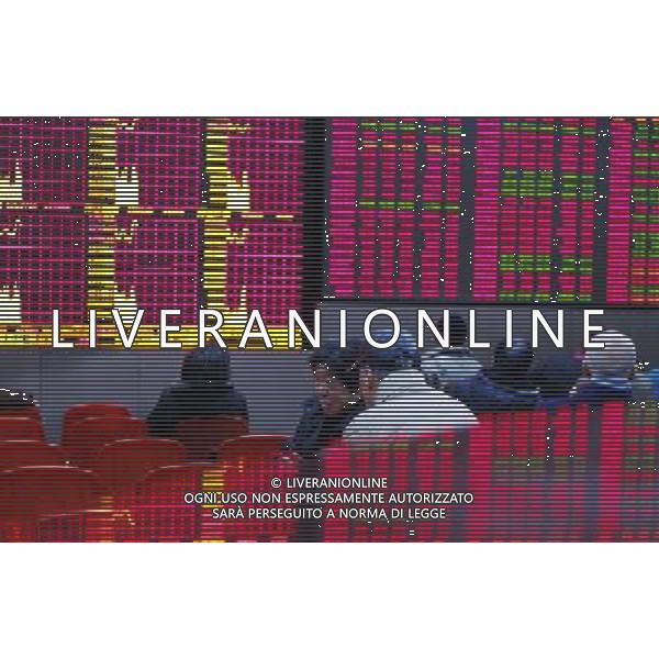Xi\'an, 4 gennaio 2011 () - Scheda elettronica in una sala stock trading a Xi\'an, capitale della Cina nord-occidentale della provincia dello Shaanxi. Borsa Cinese Ag, aldoliverani sas Italy only