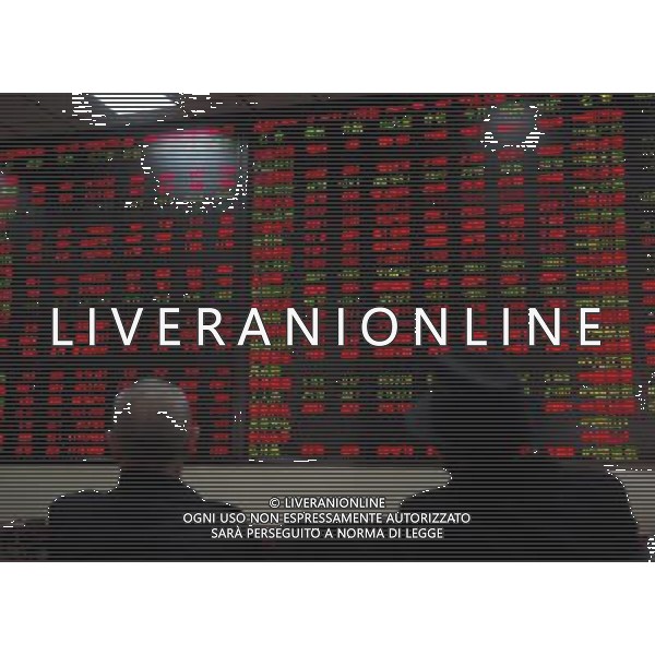 Xi\'an, 4 gennaio 2011 () - Scheda elettronica in una sala stock trading a Xi\'an, capitale della Cina nord-occidentale della provincia dello Shaanxi. Borsa Cinese Ag, aldoliverani sas Italy only