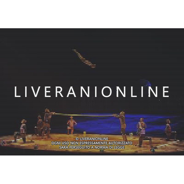 A performance of Cirque Du Soleil\'s new production \'Totem\' is pictured at the Royal Albert Hall in London, Great Britain on 4 January 2011. (FACUNDO ARRIZABALAGA) ©photoshot/Agenzia Aldo Liverani Sas - ITALY ONLY - Lo spettacolo \'Totem\' della nuova produzione del Cirque du Soleil alla Royal Albert Hall di Londra, in Gran Bretagna il 4 gennaio 2011.