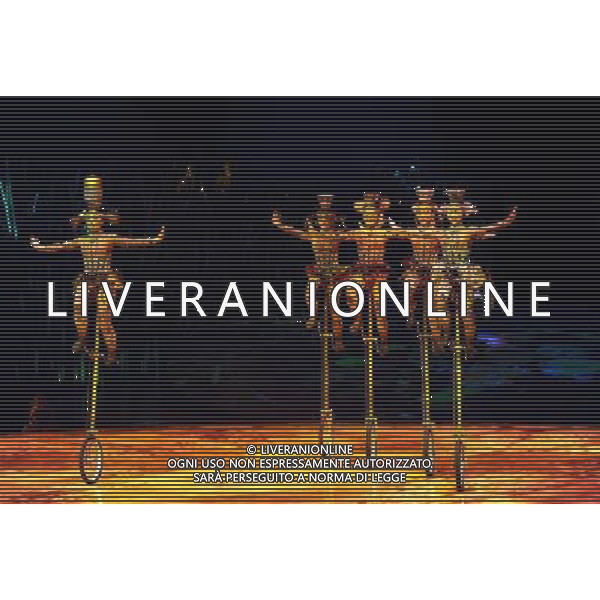 A performance of Cirque Du Soleil\'s new production \'Totem\' is pictured at the Royal Albert Hall in London, Great Britain on 4 January 2011. (FACUNDO ARRIZABALAGA) ©photoshot/Agenzia Aldo Liverani Sas - ITALY ONLY - Lo spettacolo \'Totem\' della nuova produzione del Cirque du Soleil alla Royal Albert Hall di Londra, in Gran Bretagna il 4 gennaio 2011.