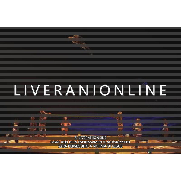 A performance of Cirque Du Soleil\'s new production \'Totem\' is pictured at the Royal Albert Hall in London, Great Britain on 4 January 2011. (FACUNDO ARRIZABALAGA) ©photoshot/Agenzia Aldo Liverani Sas - ITALY ONLY - Lo spettacolo \'Totem\' della nuova produzione del Cirque du Soleil alla Royal Albert Hall di Londra, in Gran Bretagna il 4 gennaio 2011.