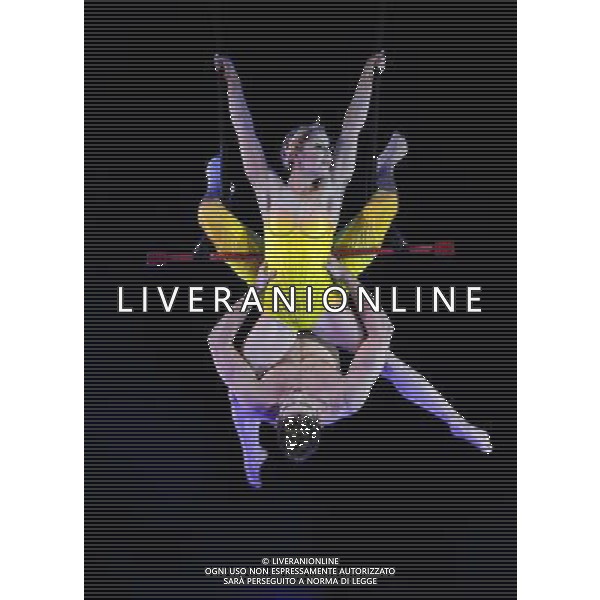 A performance of Cirque Du Soleil\'s new production \'Totem\' is pictured at the Royal Albert Hall in London, Great Britain on 4 January 2011. (FACUNDO ARRIZABALAGA) ©photoshot/Agenzia Aldo Liverani Sas - ITALY ONLY - Lo spettacolo \'Totem\' della nuova produzione del Cirque du Soleil alla Royal Albert Hall di Londra, in Gran Bretagna il 4 gennaio 2011.