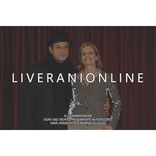 MILANO 10/1/2011 TEATRO MANZONI VIA MANZONI PRESENTAZIONE DELLO SPETTACOLO TEATRALE: \'IL CATALOGO\' NELLA FOTO ISABELLA FERRARI ED ENNIO FANTASTICHINI FOTO ROMANO/AG ALDO LIVERANI