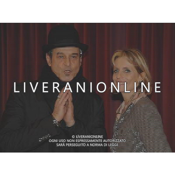 MILANO 10/1/2011 TEATRO MANZONI VIA MANZONI PRESENTAZIONE DELLO SPETTACOLO TEATRALE: \'IL CATALOGO\' NELLA FOTO ISABELLA FERRARI ED ENNIO FANTASTICHINI FOTO ROMANO/AG ALDO LIVERANI