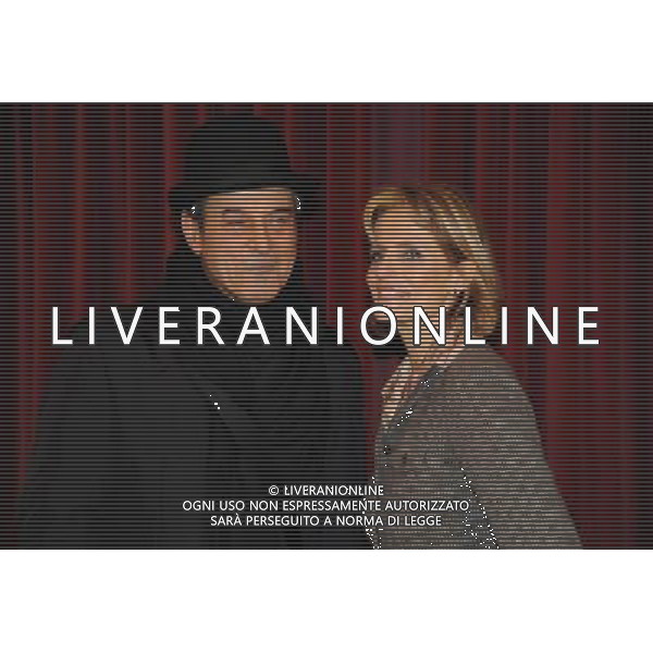 MILANO 10/1/2011 TEATRO MANZONI VIA MANZONI PRESENTAZIONE DELLO SPETTACOLO TEATRALE: \'IL CATALOGO\' NELLA FOTO ISABELLA FERRARI ED ENNIO FANTASTICHINI FOTO ROMANO/AG ALDO LIVERANI