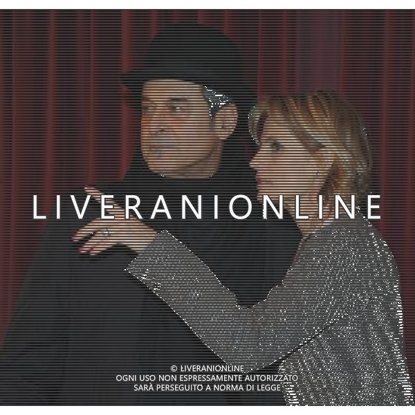 MILANO 10/1/2011 TEATRO MANZONI VIA MANZONI PRESENTAZIONE DELLO SPETTACOLO TEATRALE: \'IL CATALOGO\' NELLA FOTO ISABELLA FERRARI ED ENNIO FANTASTICHINI FOTO ROMANO/AG ALDO LIVERANI