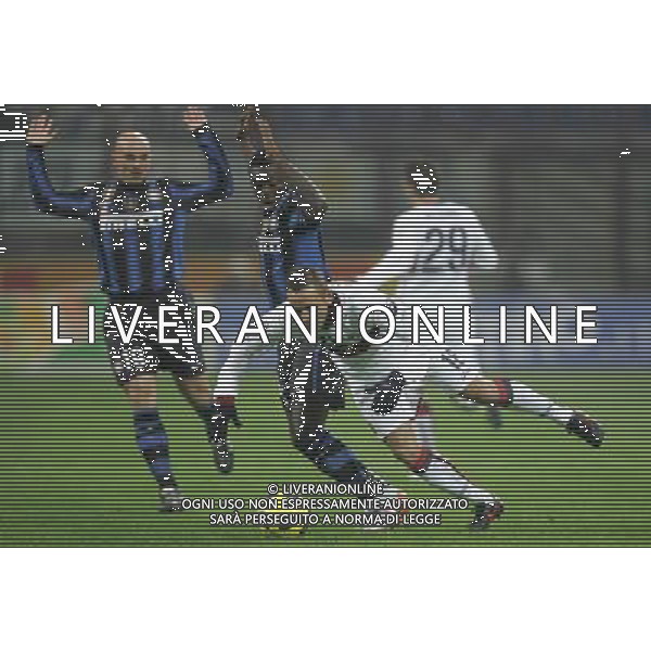 Milano 12-01-2011 Coppa Italia TIM CUP 2010/11 inter-genoa 3:2 nella foto rafinha, sulley muntari e steban cambiasso ph marco luzzani/ag aldo liverani s.a.s.