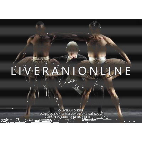 PECHINO, 12 gennaio 2011 () - Ballerini della Compagnia NazIonale di Danza Spagnola durante le prove di coreografia Nacho Duato presso il National Center for Performing Arts di Pechino, capitale della Cina AG. ALDO LIVERANI SAS ITALY NLY