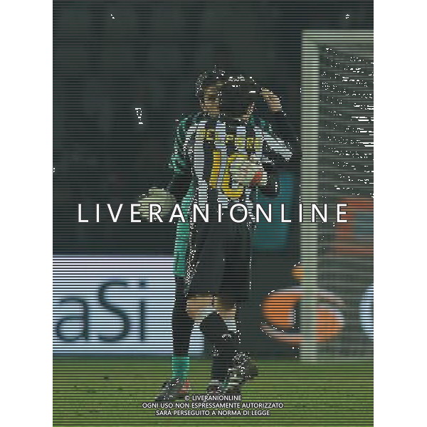 Coppa Italia TIM Cup 2010/2011 Ottavi di Finale Torino - 13.01.2011 Juventus-Catania Nella Foto:alessandro del piero consegna la fascia di capitano a gianluigi buffon /Ph.Vitez-Ag. Aldo Liverani