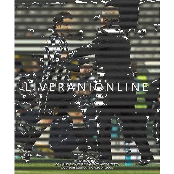Coppa Italia TIM Cup 2010/2011 Ottavi di Finale Torino - 13.01.2011 Juventus-Catania Nella Foto:luigi del neri e alessandro del piero che lascia il campo dopo la sostituzione /Ph.Vitez-Ag. Aldo Liverani