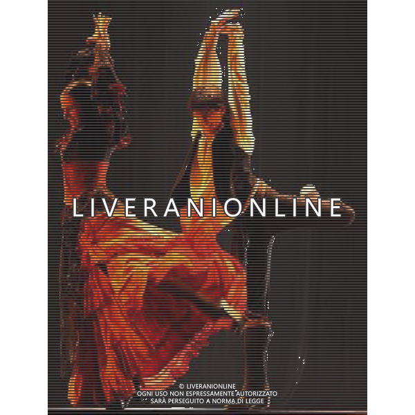 (110113) -- NANNING, Jan. 13, 2011 () -- Photo taken on Jan. 12, 2011 shows a scene of the flamenco dance drama \'Carmen\' at a theater in Nanning, capital of southwest China\'s Guangxi Zhuang Autonomous Region. The dance drama created by famous Spanish choreographer Rafael Aguilar was performed in Nanning Wednesday night. (/Tang Huiji) (mcg) ©photoshot/Agenzia Aldo Liverani Sas - ITALY ONLY - Il dramma di danza flamenco \'Carmen\' creata dal famoso coreografo spagnolo Rafael, in scena al teatro di Nanning, capitale della Cina sud-occidentale di Guangxi Zhuang Regione Autonoma.