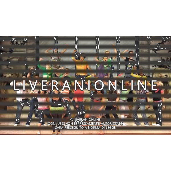 (110113) -- TAIPEI, Jan. 13, 2011 () -- Actors perform during a dress rehearsal of the musical \'High School Musical\' in Taipei, southeast China\'s Taiwan, Jan. 13, 2011. A dress rehearsal press conference of the musical was held on Thursday. The musical, which is adapted from the film of the same name, will be performed at the Sun Yat-sen Memorial Hall in Taipei from Jan. 14 to 23. (/Wu Ching-teng) (mcg) ©photoshot/Agenzia Aldo Liverani Sas - ITALY ONLY - Attori durante le prove generali della commedia musicale \'High School Musical\' a Taipei, Cina sud-orientale di Taiwan, 13 gennaio 2011.