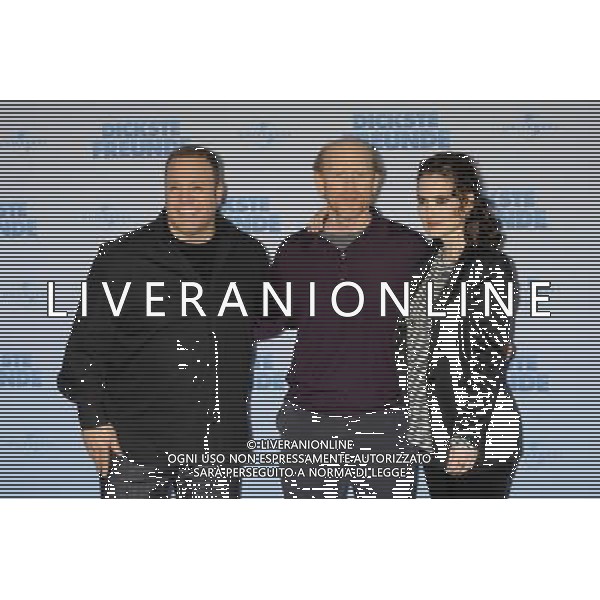 Actor Kevin James, director Ron Howard and actress Winona Ryder at the photocall for \'Dickste Freunde / The Dilemma\' at Hotel Adlon, Berlin ©FUTURE IMAGE/NEWSPIX/AG ALDO LIVERANI SAS - ITALY ONLY - *** Local Caption *** .