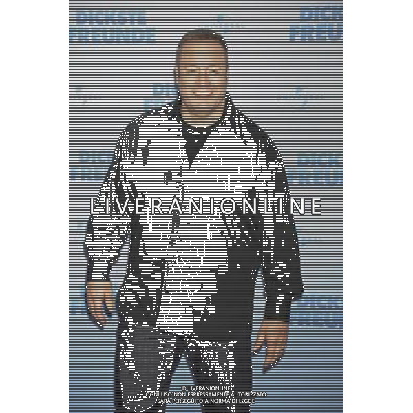 Actor Kevin James at the photocall for \'Dickste Freunde / The Dilemma\' at Hotel Adlon, Berlin ©FUTURE IMAGE/NEWSPIX/AG ALDO LIVERANI SAS - ITALY ONLY - *** Local Caption *** .