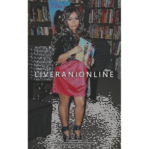 10 January 2011 - New York, NY - Nicole \'Snooki\' Polizzi. Nicole \'Snooki\' Polizzi star of \'Jersey Shore\' signs copies of her new book \'A Shore Thing\' at Borders Books and Music at Columbus Circle New York City. Photo Credit: Paul Zimmerman/AdMedia AG. ALDO LIVERANI SAS ITALY ONLY