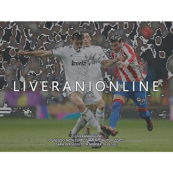 Atletico de Madrid\'s Jose Antonio Reyes (r) and Real Madrid\'s Alvaro Arbeloa during Spanish King\'s Cup match.January 13,2011. (ALTERPHOTOS/Acero) AG ALDO LIVERANI ONLY ITALY