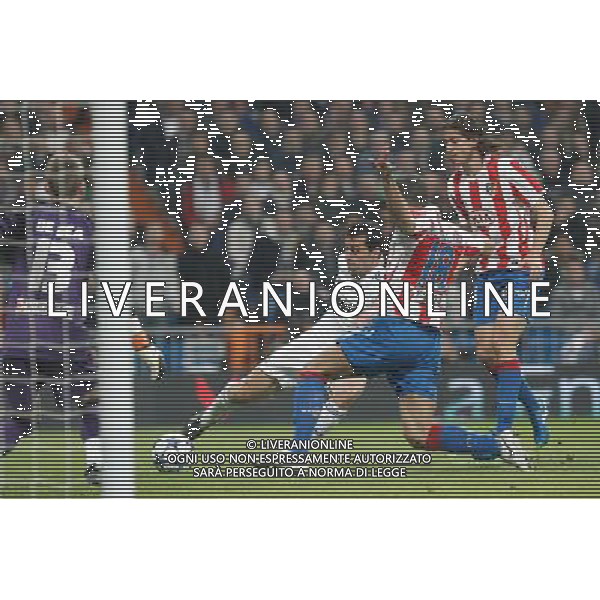 Atletico de Madrid\'s Alvaro Dominguez and Real Madrid\'s Alvaro Arbeloa during spanish cup match on January 13th 2011. Photo: Cesar Cebolla / ALFAQUI AG ALDO LIVERANI ONLY ITALY