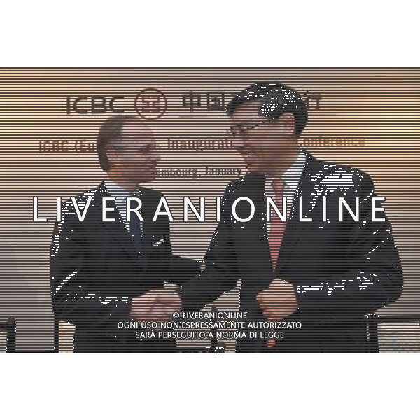 (110.117) - LUSSEMBURGO, 17 gen 2011 Il presidente della Industrial and Commercial Bank of China (ICBC) Jiang Jianqing durante una una conferenza stampa a Lussemburgo .Il colosso bancario cinese ICBC ha annunciato l\'espansione delle attivitö in Europa . ICBC ha rinominato la propria filiale lussemburghese di ICBC (Europa) SA e ha aperto cinque nuove filiali a Parigi, Bruxelles, Amsterdam, Milano e Madrid. (/ Wu Wei) AG. ALDO LIVERANI SAS ITALY ONLY