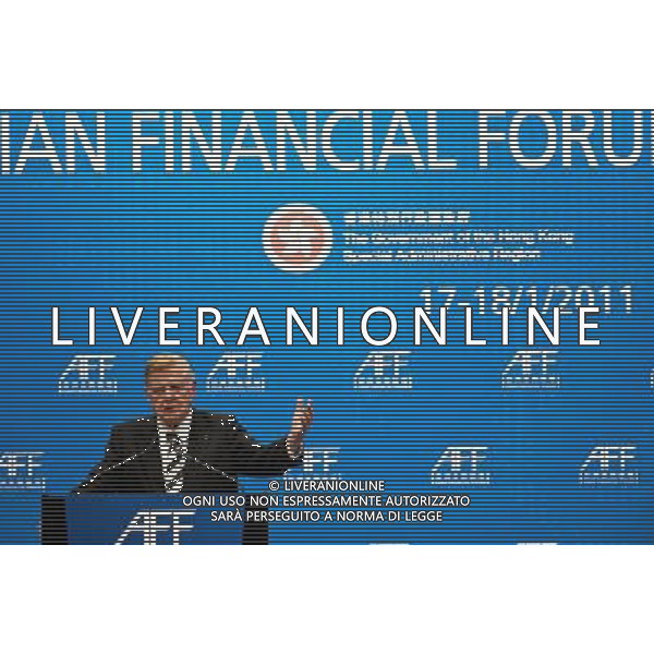 (110118) -- HONG KONG, Jan. 18, 2011 () -- Nobel economics laureate Robert Mundell speaks at the Asian Financial Forum (AFF) 2011 in Hong Kong, south China, Jan. 18, 2011. More than 1,600 participants from 33 countries and regions took part in the two-day event, which came to an end here Tuesday. (/Huang Xiaoyong) (ljh) AG. ALDO LIVERANI SAS ITALY ONLY