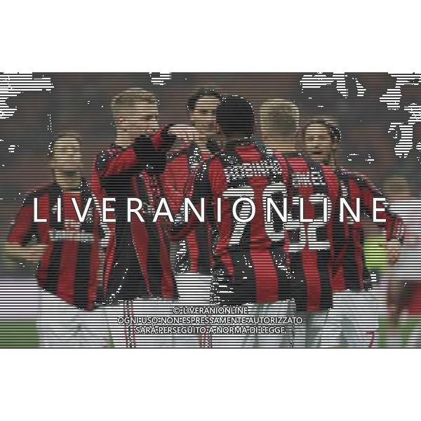 Milano 20-01-2011 Coppa Italia Tim Cup 2010/11 milan-bari nella foto robinho esulta dopo il gol i compagni ph marco luzzani/ag aldo liverani s.a.s.