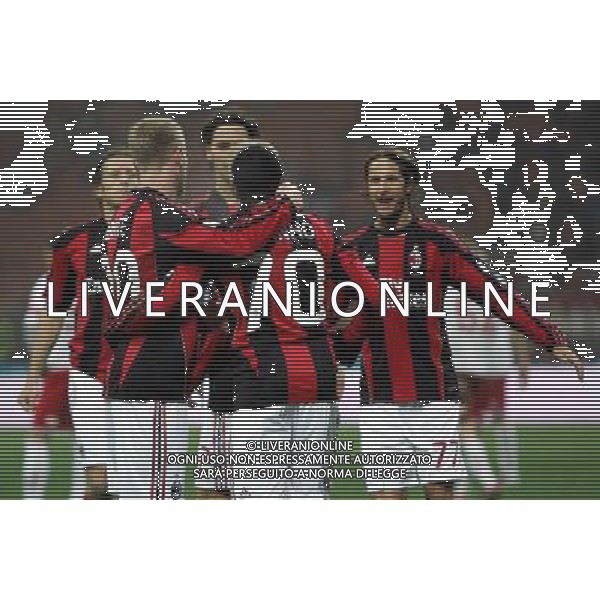 Milano 20-01-2011 Coppa Italia Tim Cup 2010/11 milan-bari nella foto robinho esulta dopo il gol i compagni ph marco luzzani/ag aldo liverani s.a.s.