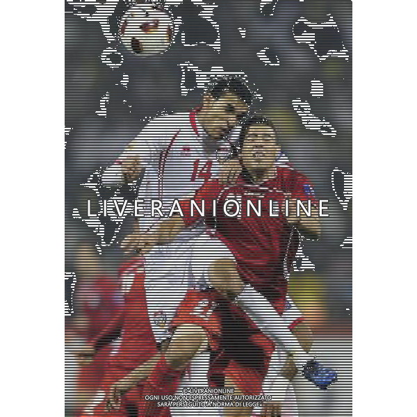 (110115) -- DOHA, Jan. 19, 2011 () -- Iranian player Arash Afshin (R) vies for the ball during the Asian Cup group D soccer match against the United Arab Emirates (UAE) in Doha, capital of Qatar, Jan. 19, 2011. Iran beat UAE 3-0. (/Tao Xiyi) (wjd) COPPA D\'ASIA 2011 GRUPPO D IRAN VS EMIRATI ARABI UNITI AG. ALDO LIVERANI SAS ITALY ONLY