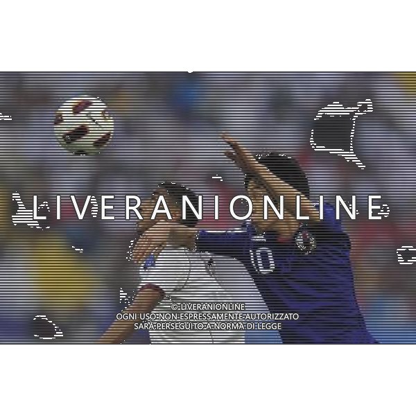 (110121) -- DOHA, Jan. 21, 2011 () -- Shinji Kagawa (R) of Japan vies for the ball during the 2011 Asian Cup quarter-final football match against Qatar in Doha, capital of Qatar, Jan. 21, 2011. (/Tao Xiyi) /PHOTOSHOT/AG ALDO LIVERANI SAS - ASIAN CUP 2011 ITALY ONLY