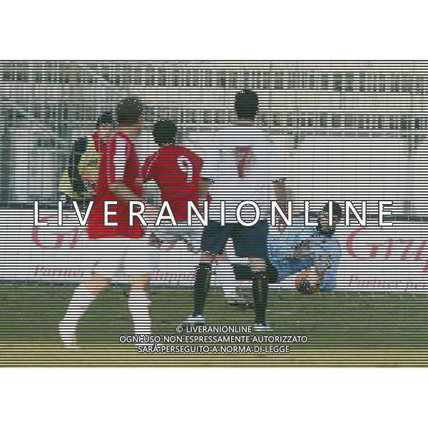 MONZA BRIANZA 23/01/2011 - MONZA VS REGGIANA - CAMPIONATO PRIMA DIVISIONE LEGA-PRO 2010-2011 - NELLA FOTO: MANFREDINI PARA IL RIGORE- FOTO NANDO VESCUSIO / AGENZIA ALDO LIVERANI