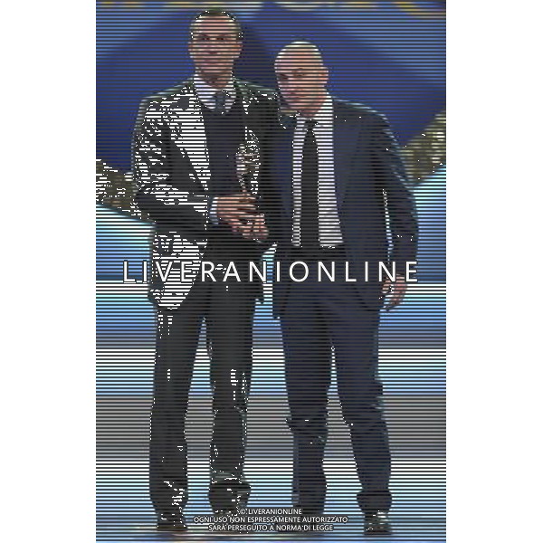 Oscar del Calcio AIC 2010 - 14Á Edizione Milano - 24.01.2011 Nella Foto:marco branca e ausilio ricevono il premio miglior squadra dell\'anno per l\'inter /Ph.Vitez-Ag. Aldo Liverani