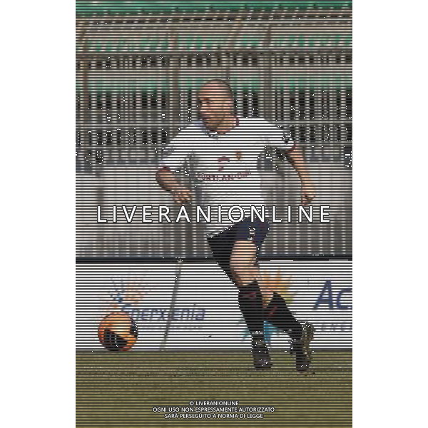 MONZA BRIANZA 23/01/2011 - MONZA BRIANZA VS REGGIANA - CAMPIONATO PRIMA DIVISIONE LEGA PRO 2010-2011 - NELLA FOTO: DAVIDE SAVERINO FOTO NANDO VESCUSIO / AGENZIA ALDO LIVERANI